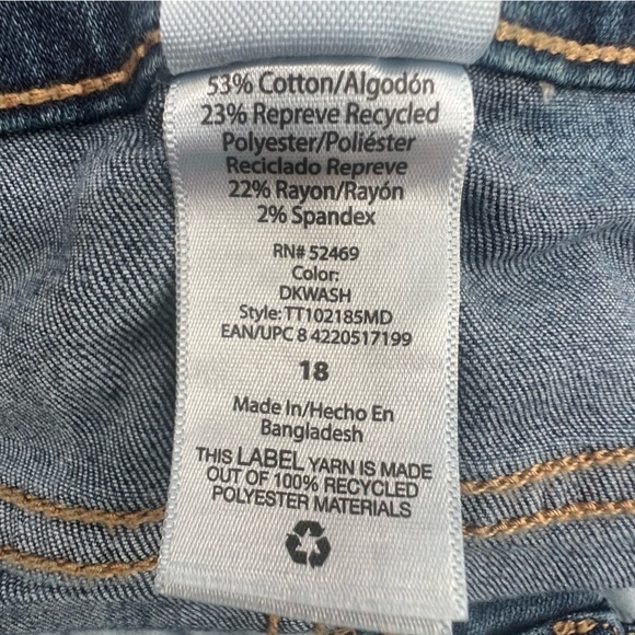 NWT Time And Tru Mid Rise Distressed Cut Off Jean Shorts Size 18 Women’s - Picture 6 of 7